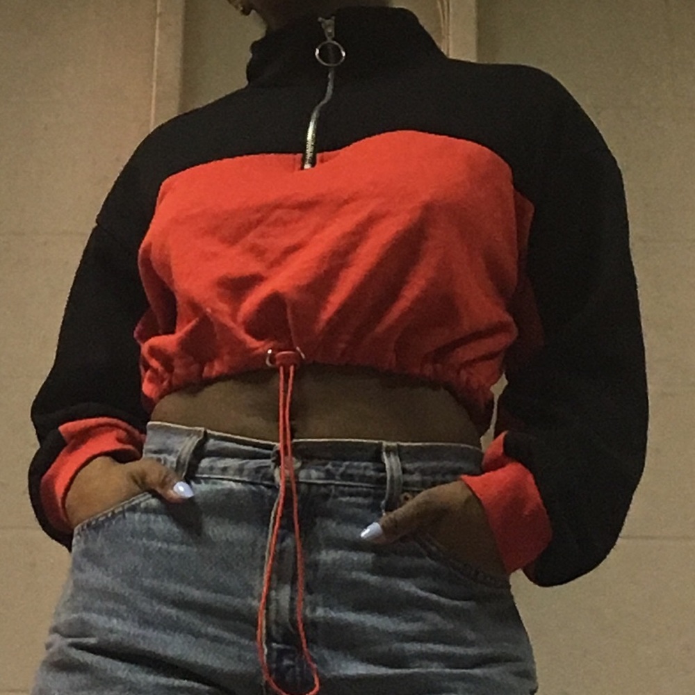 SOLD Colorblock cropped sweatshirt w/ zipper